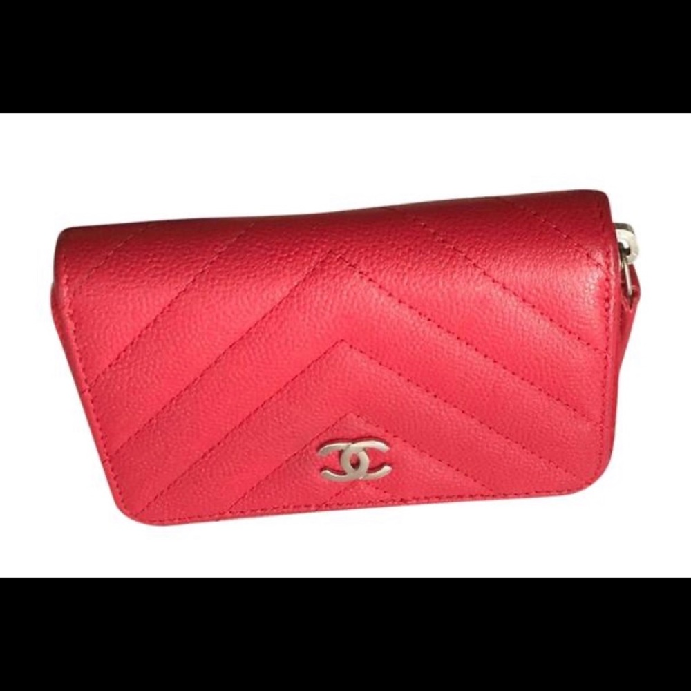 CHANEL V Stitch Chevron Coin Change
